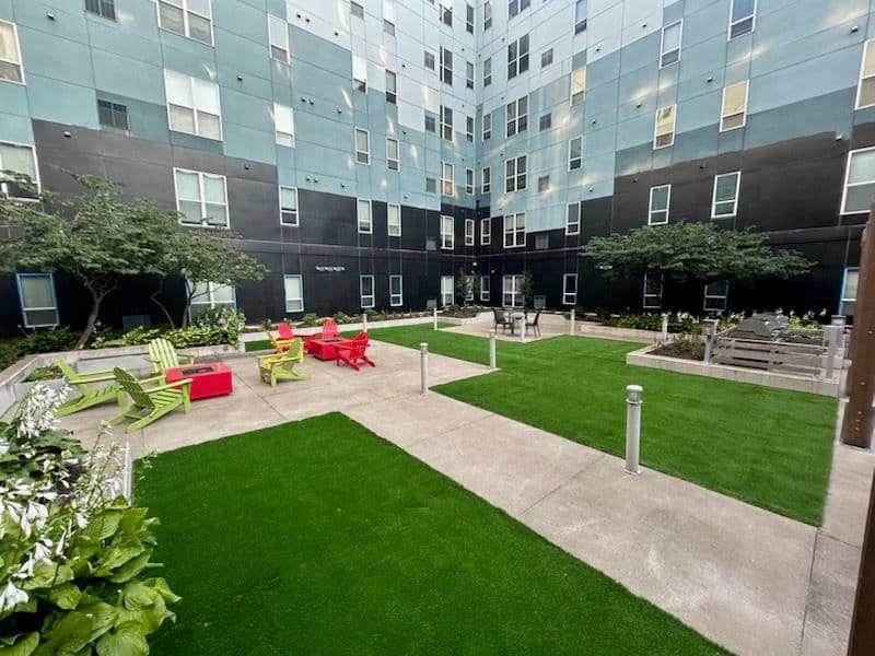 Gallery photos for Artificial Turf Installation for Modern Courtyard: Image #1
