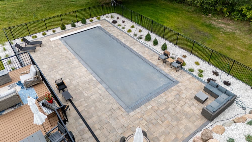 Stunning Poolside Oasis in St Paul