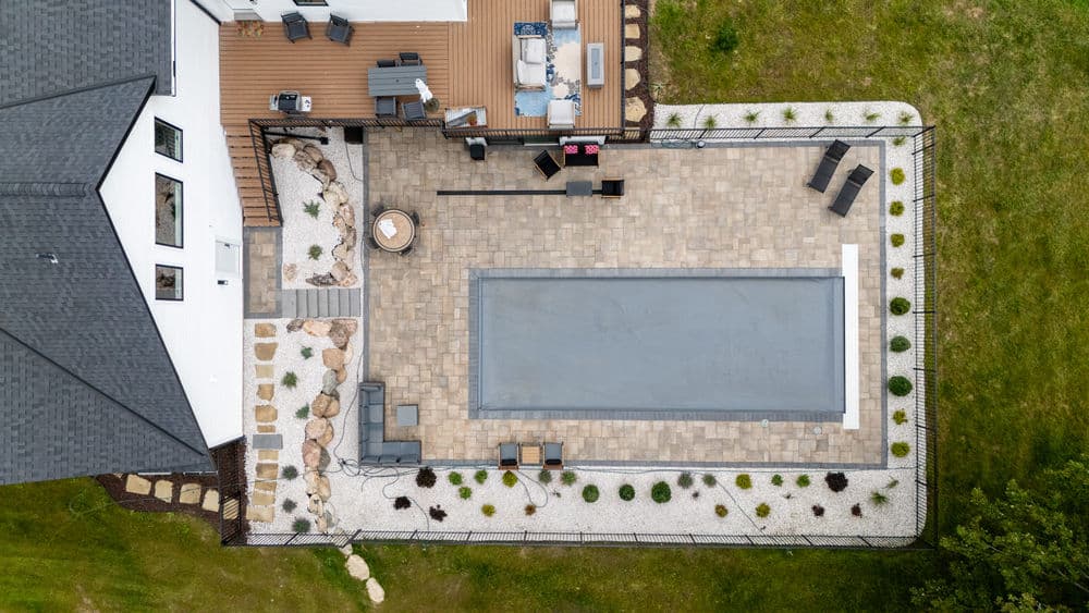 Stunning Poolside Oasis in St Paul