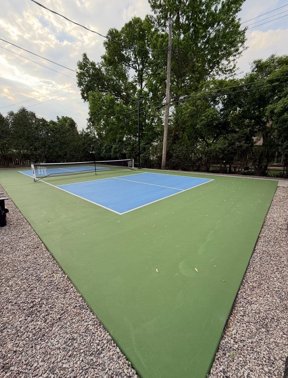 Gallery photos for Artificial Turf Installation for Modern Courtyard: Image #4